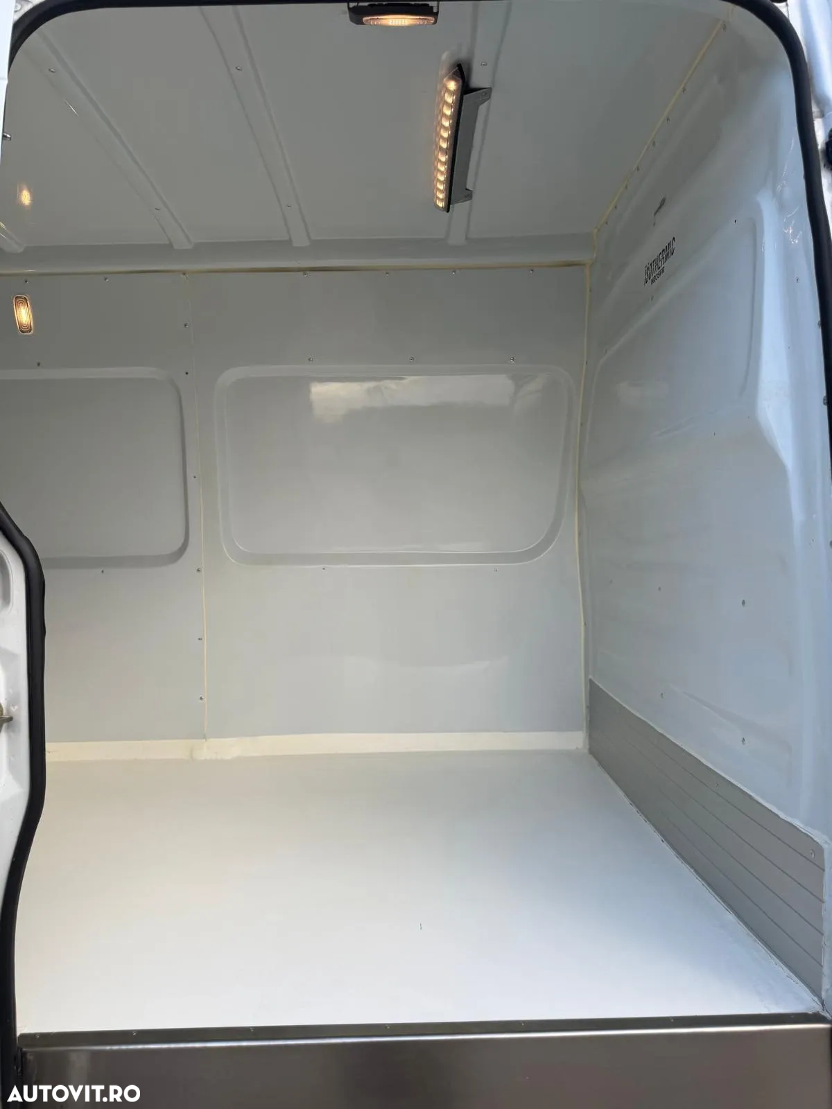 Mercedes-Benz Sprinter - 18