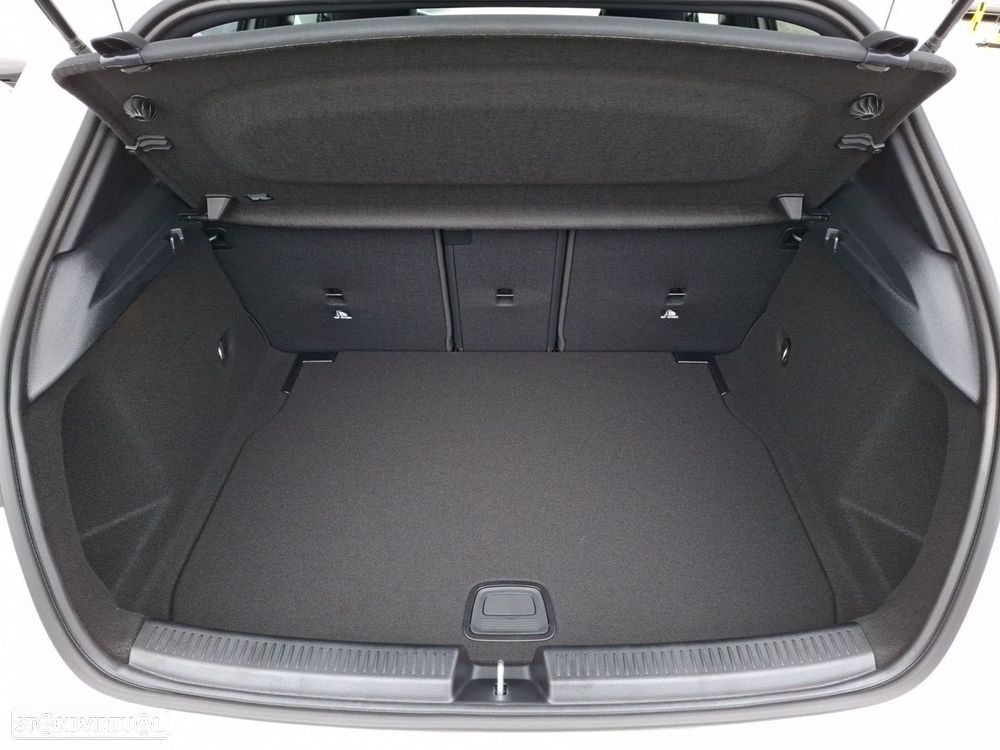 Mercedes-Benz a-180 d - 24