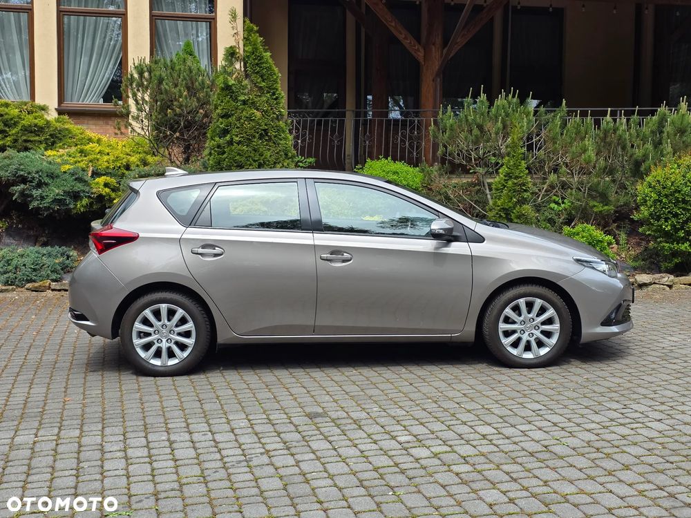 Toyota Auris 1.33 Dual-VVT-i - 7