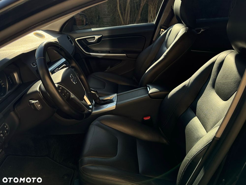 Volvo V60 Cross Country D3 Geartronic Kinetic - 14