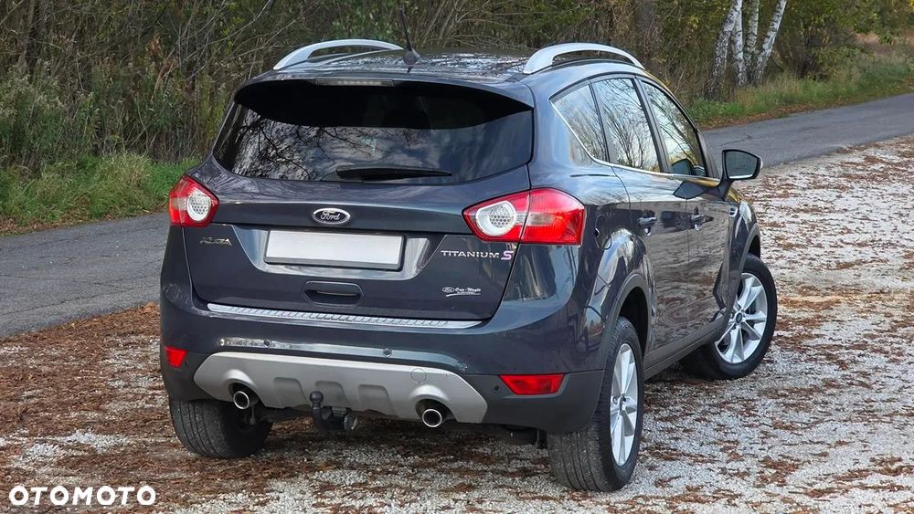 Ford Kuga 2.0 TDCi 2x4 Titanium - 40