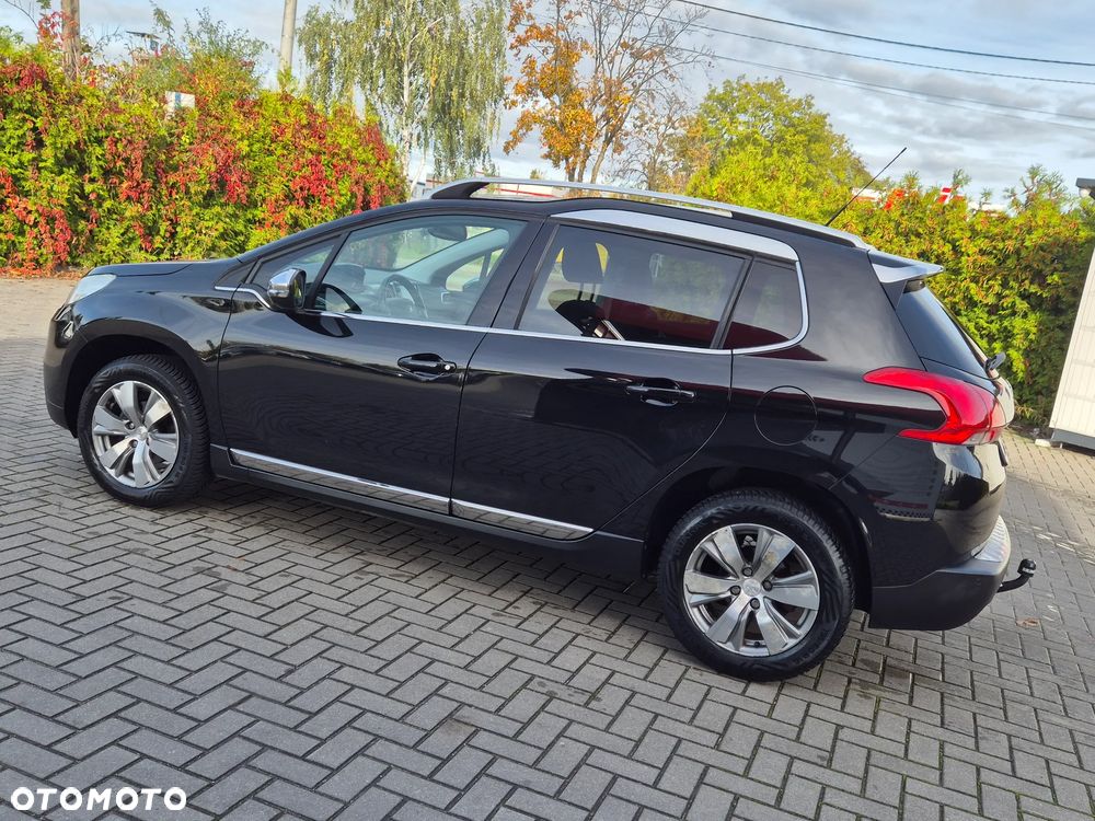 Peugeot 2008 1.2 Pure Tech Signature - 7