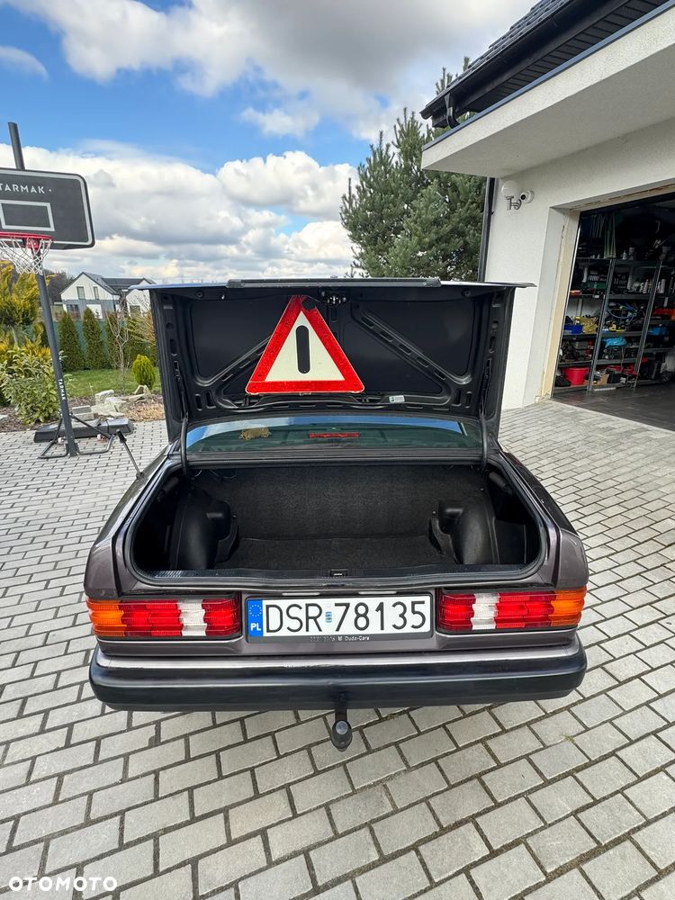 Mercedes-Benz W201 (190) - 18