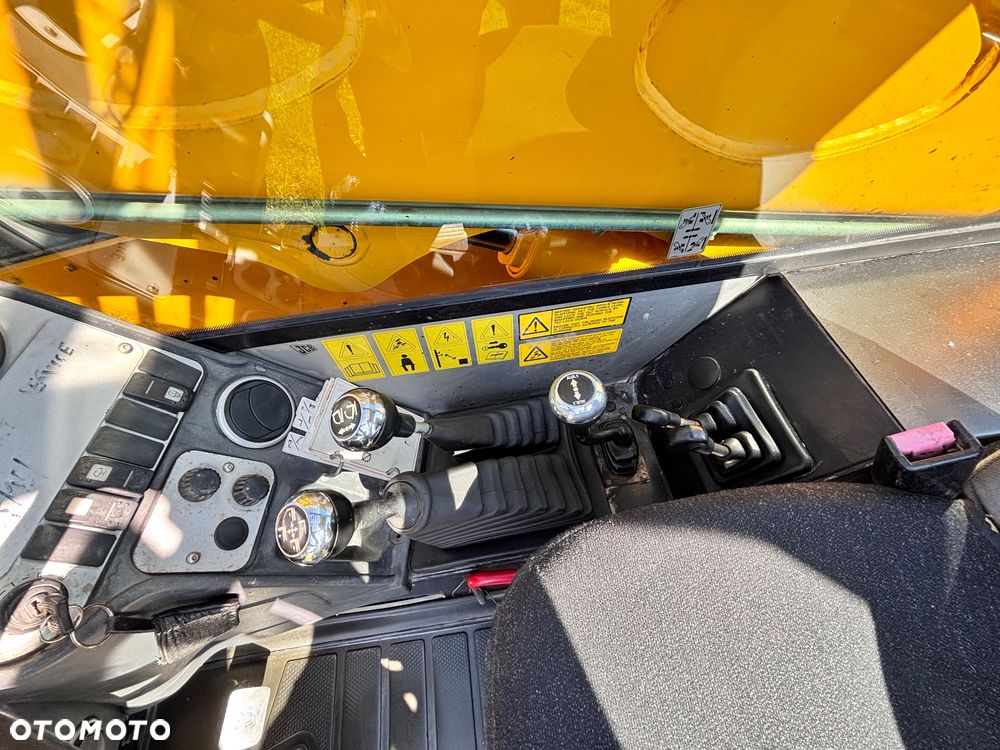 JCB - 6