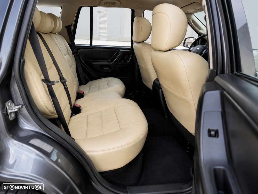 Jeep Grand Cherokee 2.7 CRD Laredo - 14