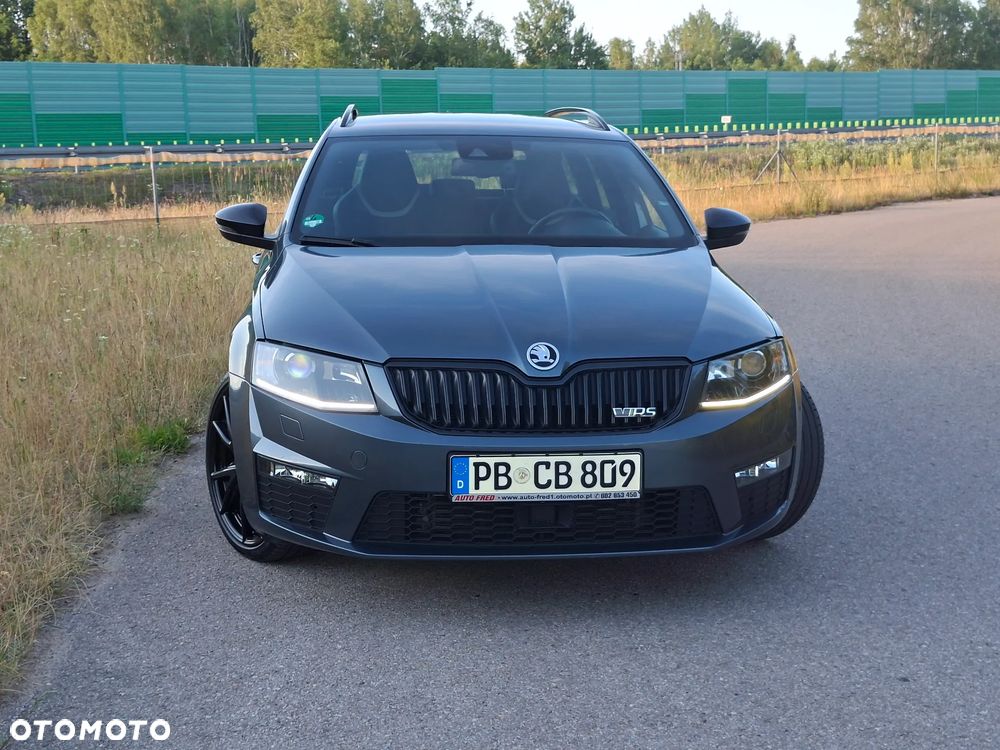 Skoda Octavia 2.0 TDI DSG RS - 9