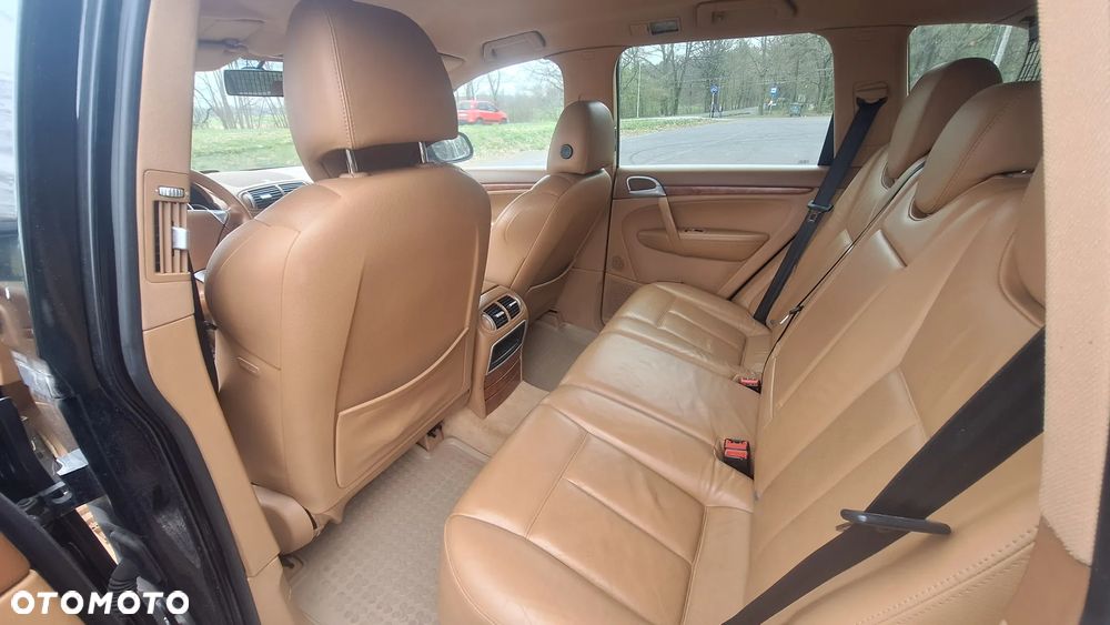 Porsche Cayenne - 9
