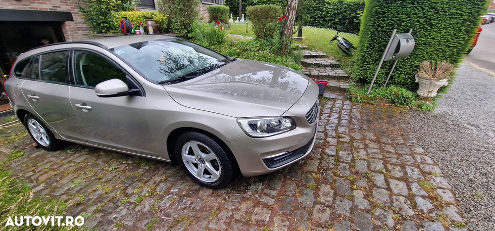 Volvo V60 D4 Momentum - 3