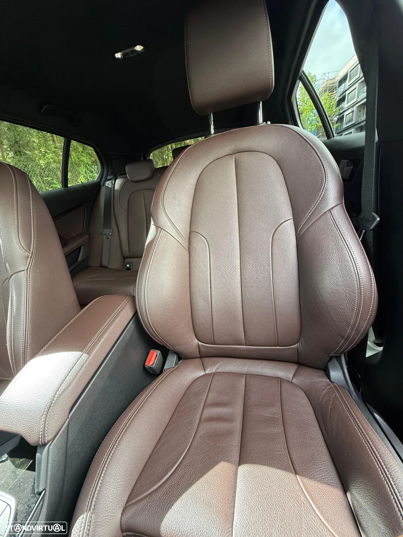BMW 118 i Pack Desportivo M Auto - 26
