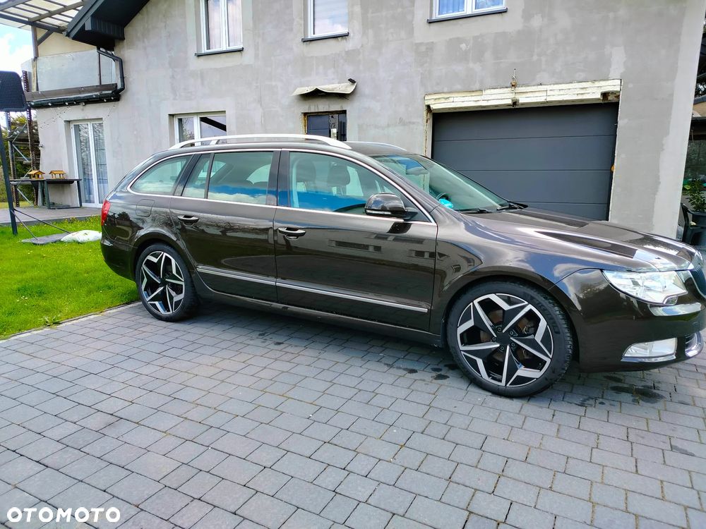 Skoda Superb 1.6 TDI GreenLine - 11
