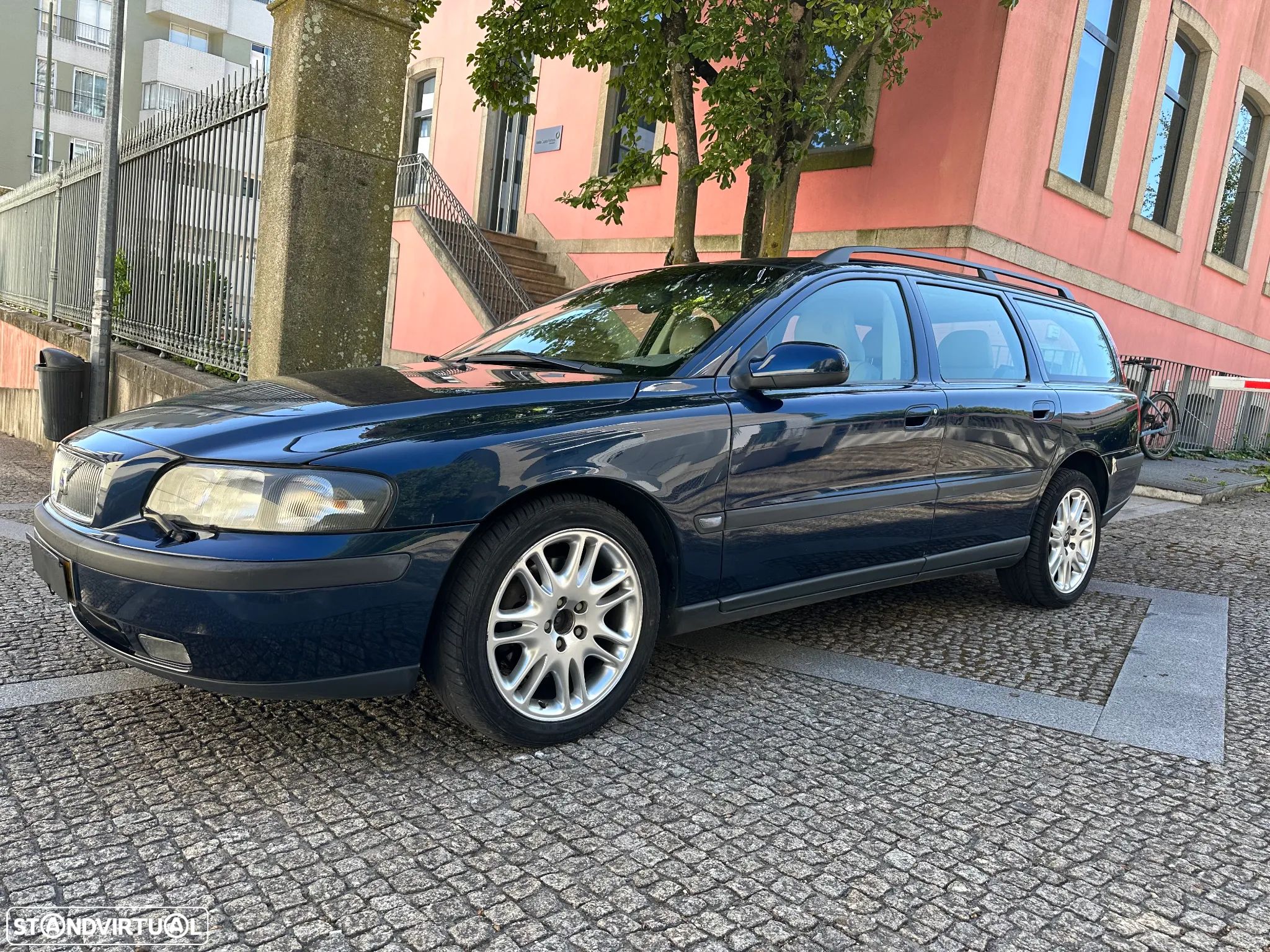 Volvo V70 - 1