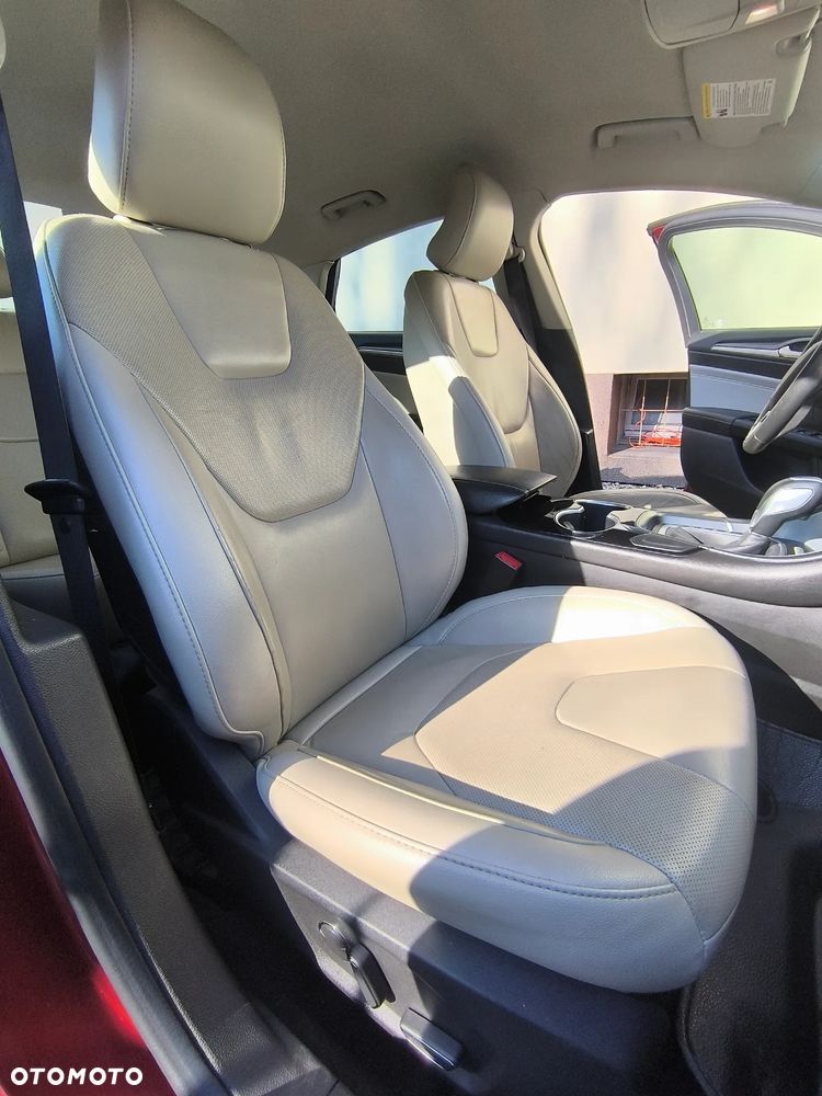Ford Fusion - 28