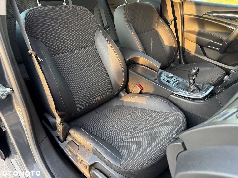 Opel Insignia - 21