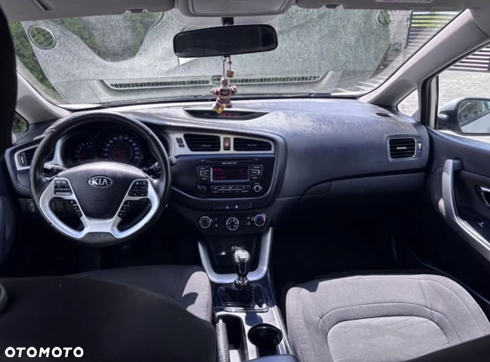 Kia Ceed - 9