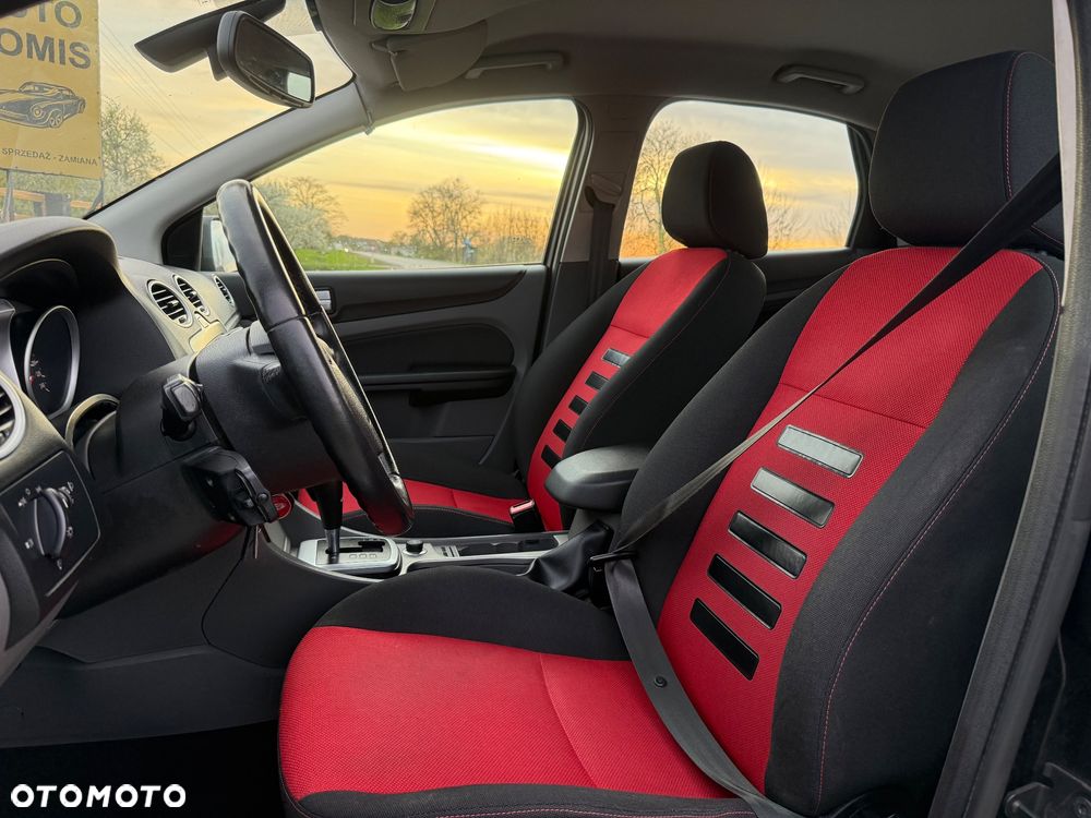 Ford Focus 1.6 16V Ghia - 17