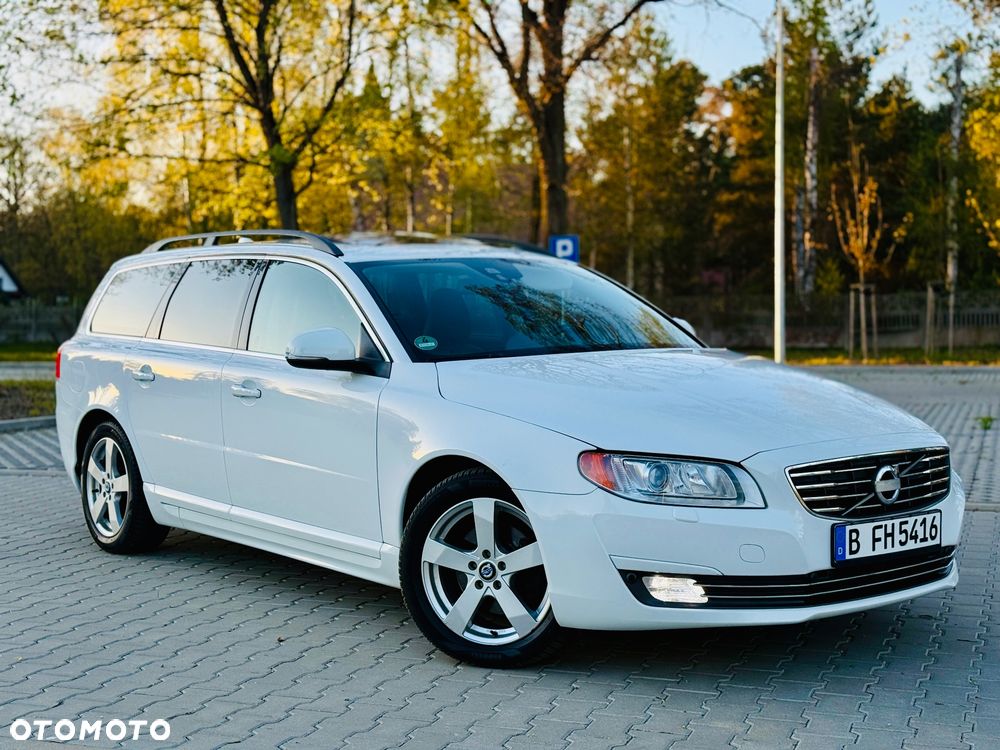 Volvo V70 D2 Momentum - 1