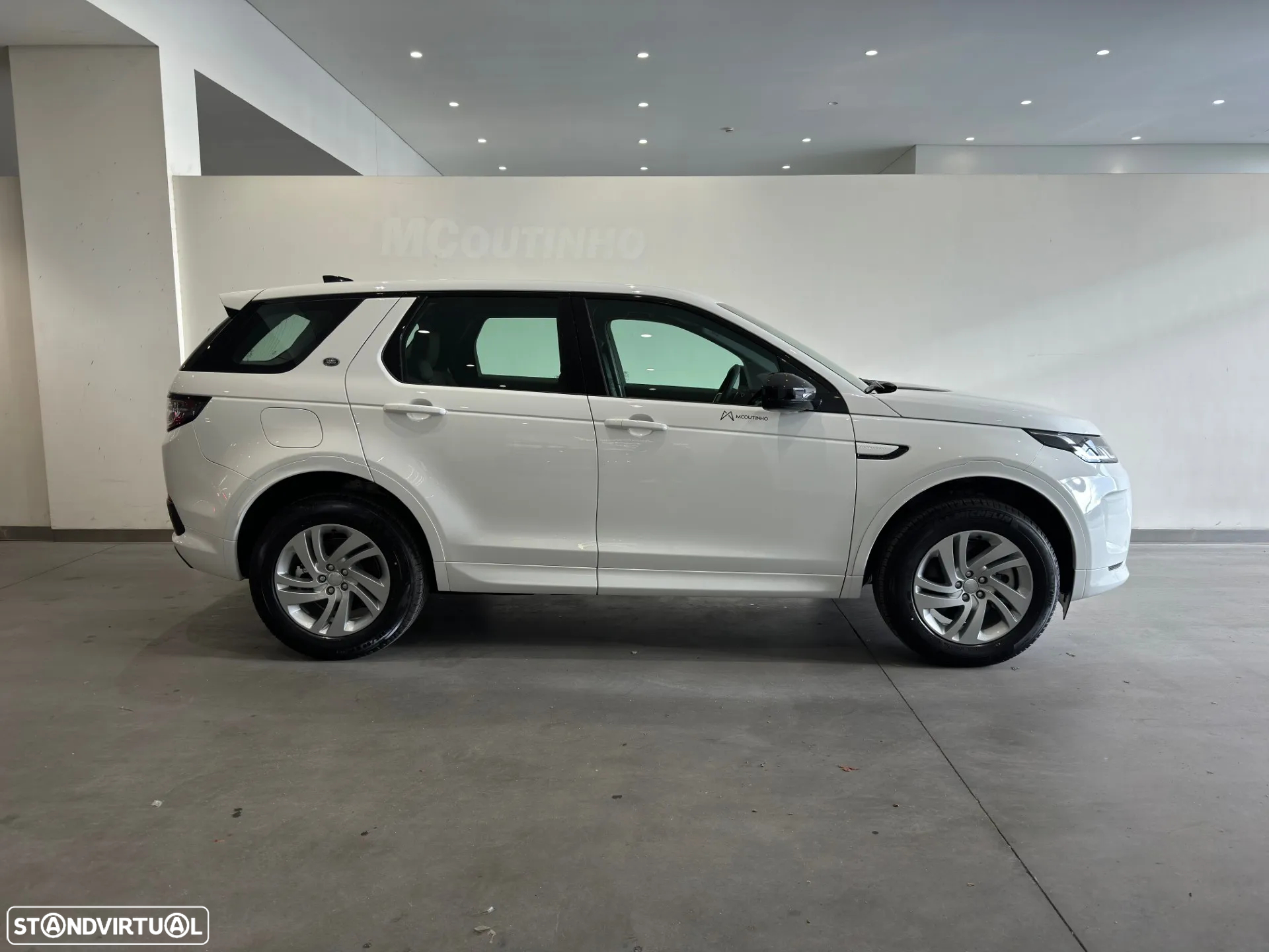Land Rover Discovery Sport 1.5 I3 P300e AWD R-Dynamic S - 4