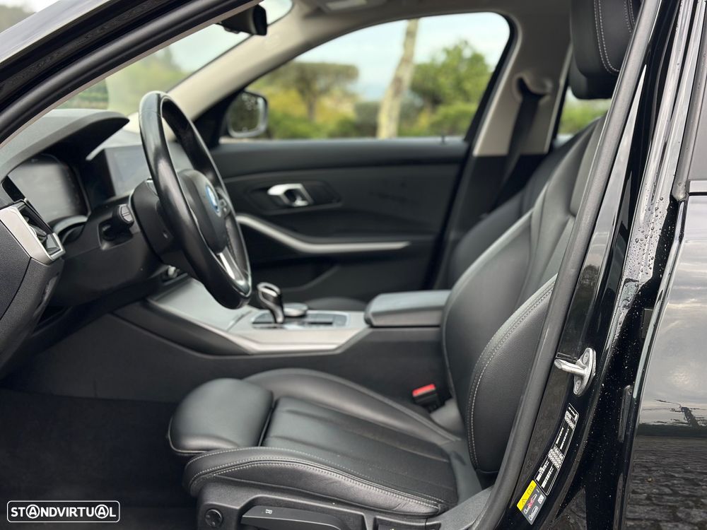 BMW 330 e Aut. Luxury Line - 24