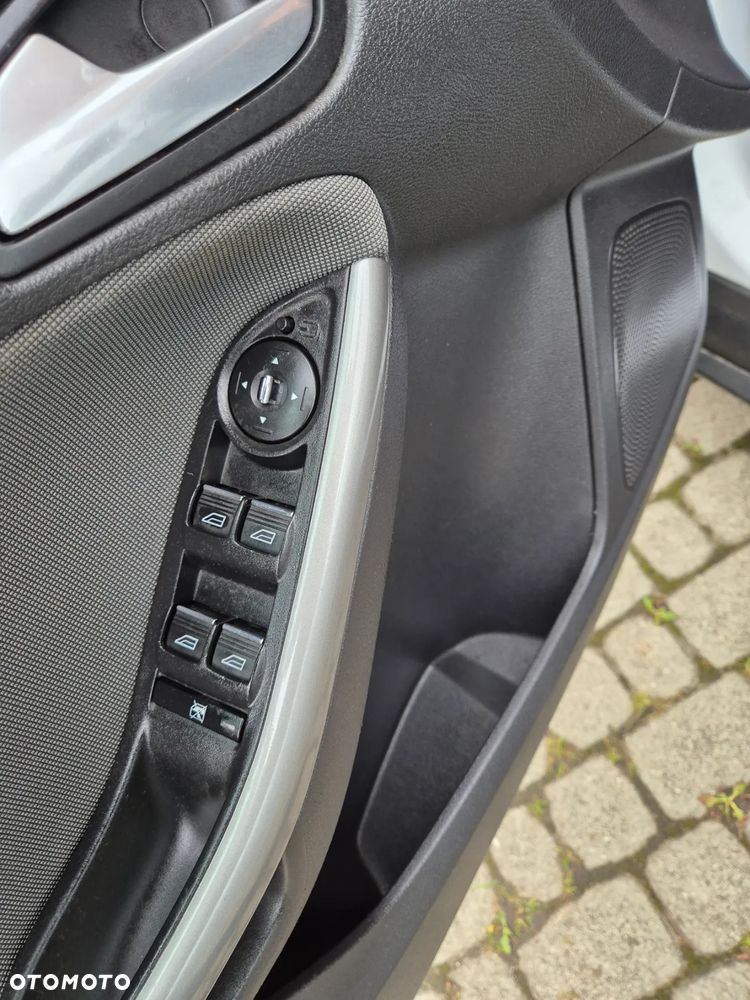 Ford Focus 1.0 EcoBoost Titanium - 27