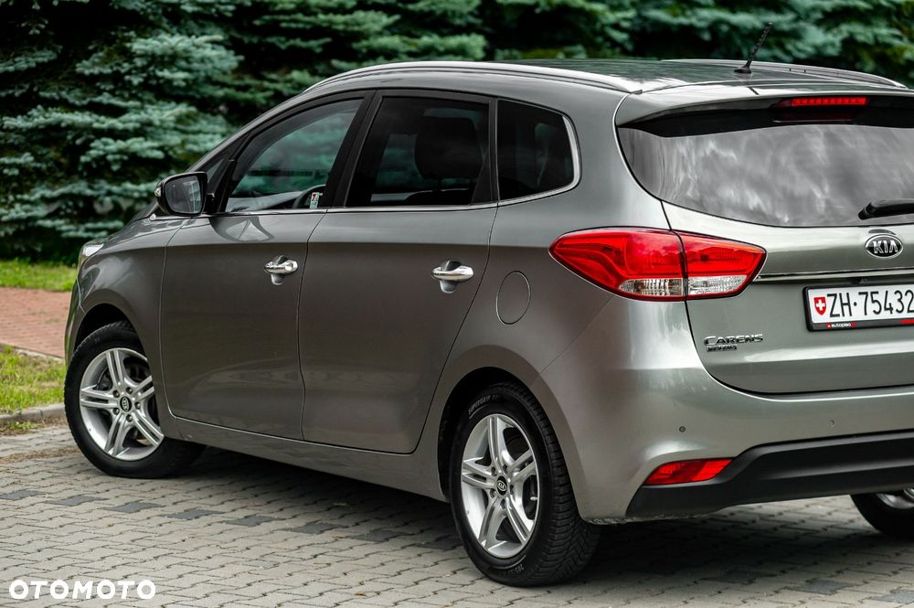 Kia Carens 1.6 GDI ISG Spirit - 14