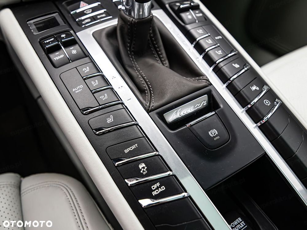 Porsche Macan - 22