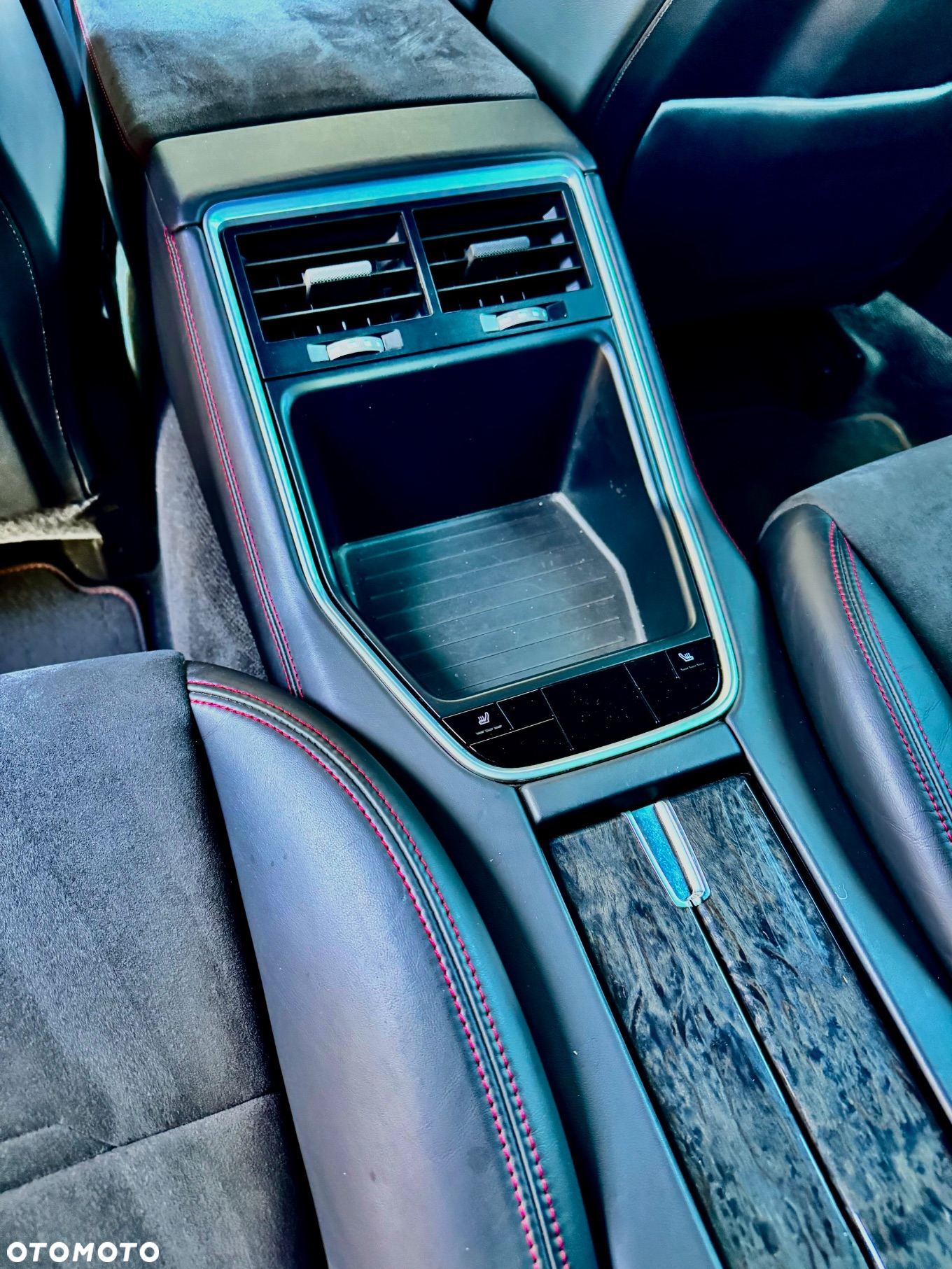 Porsche Panamera GTS - 17
