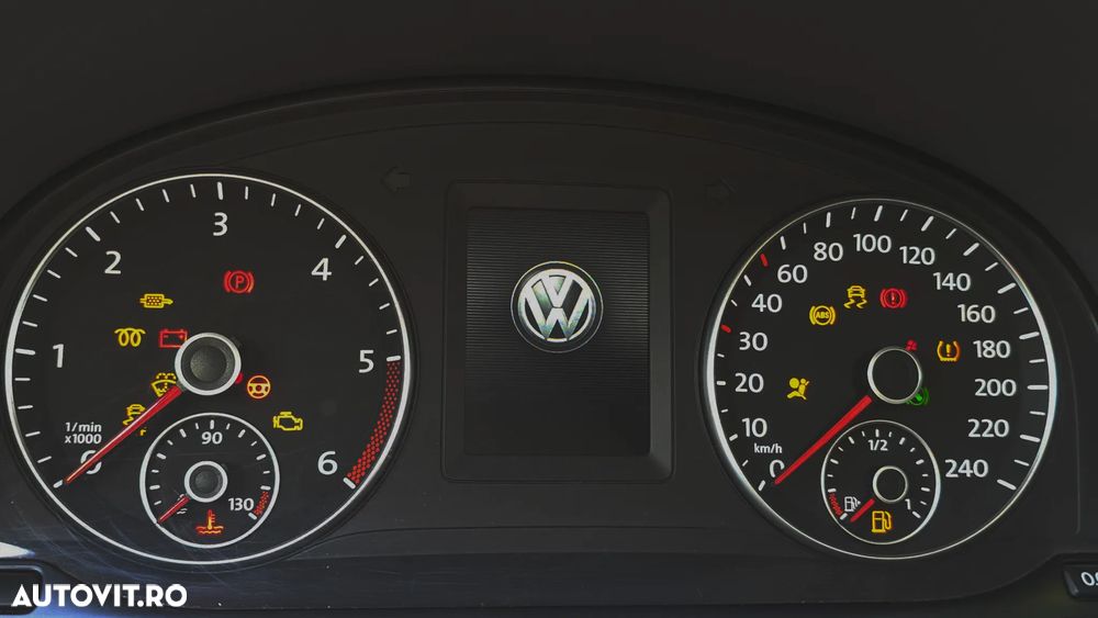 Volkswagen Touran 2.0 TDI Highline DSG - 26