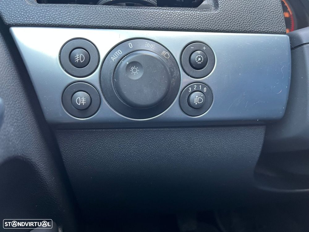 Opel Astra 1.7 CDTI Cosmo - 19