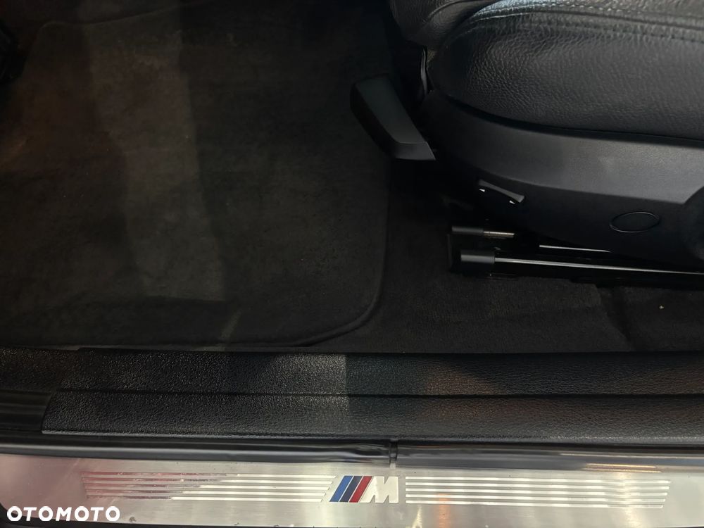 BMW X1 xDrive20d - 16