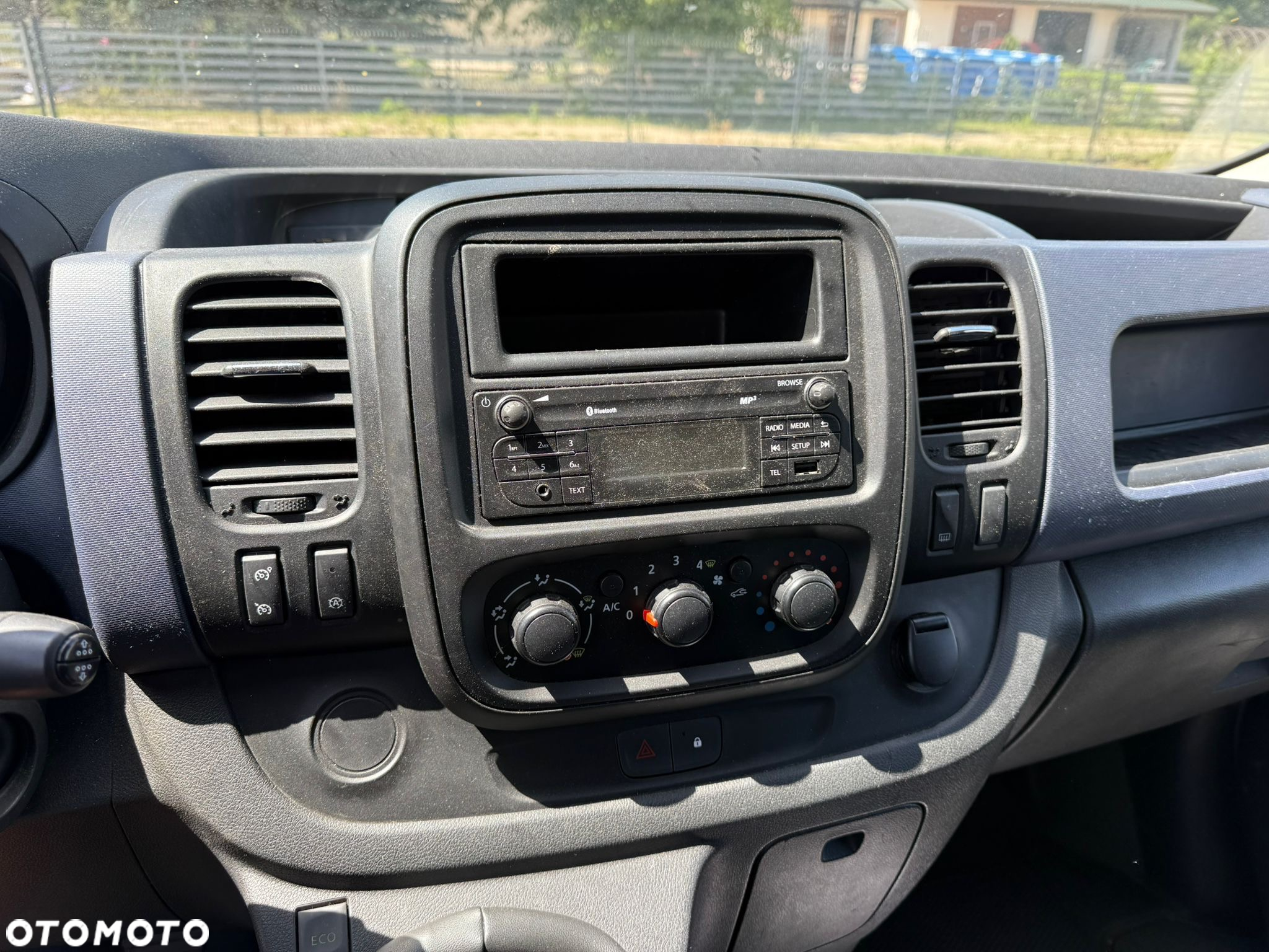 Opel Vivaro - 10