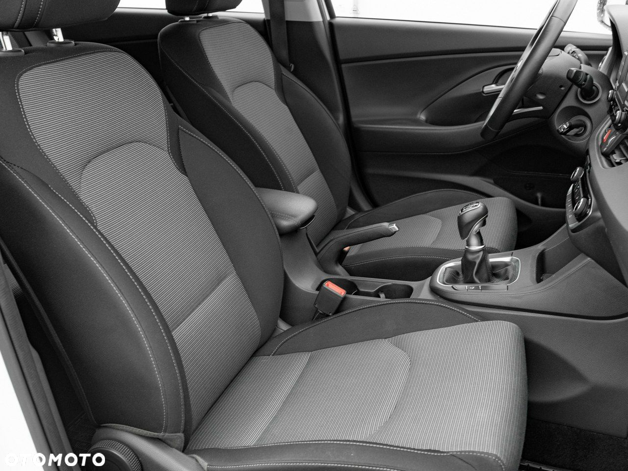 Hyundai i30 1.5 DPI Modern - 29