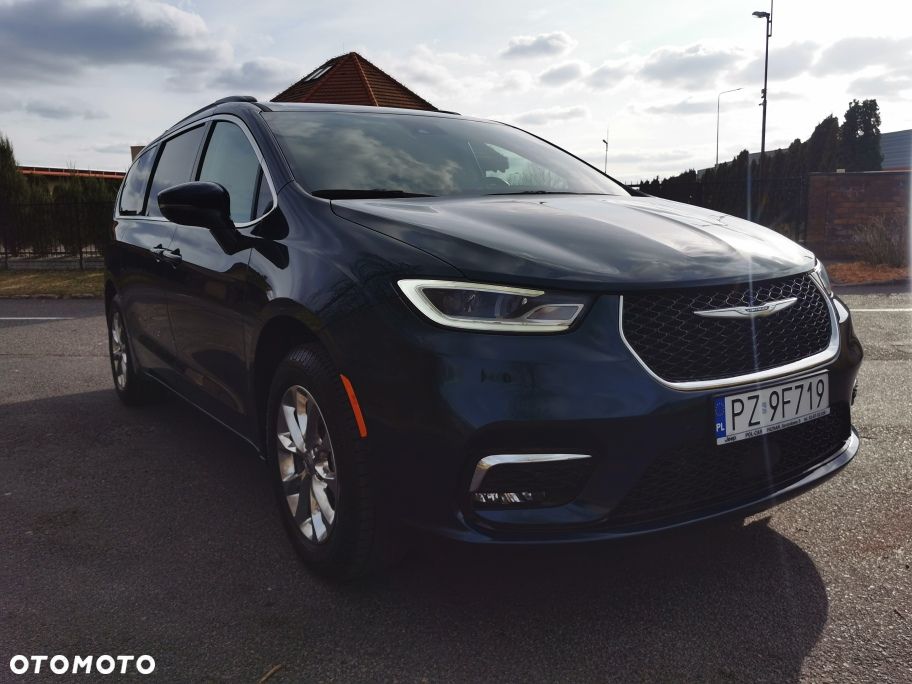 Chrysler Pacifica - 12