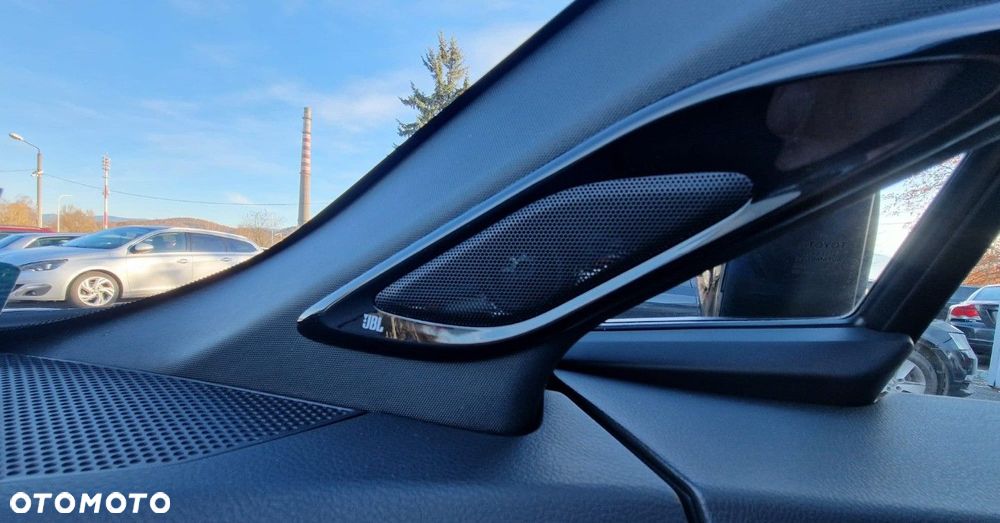 Toyota C-HR 1.2 T Dynamic - 12