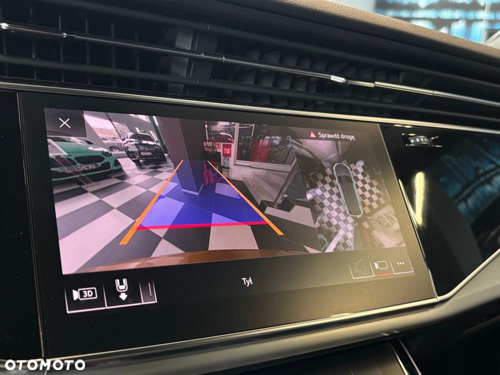 Audi Q8 - 24