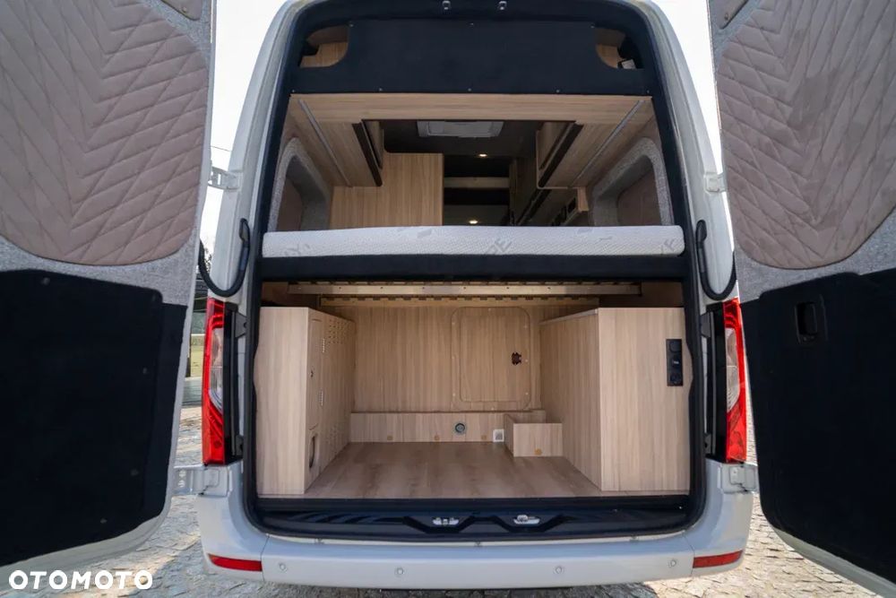 Mercedes-Benz Kamper Van Hype 700CVM - 30