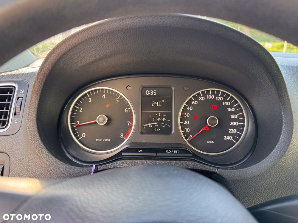 Volkswagen Polo - 10