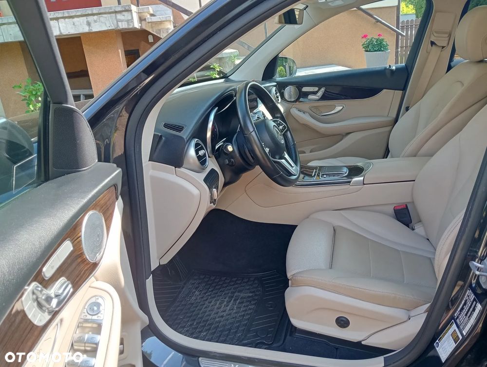 Mercedes-Benz GLC 300 4Matic 9G-TRONIC - 17
