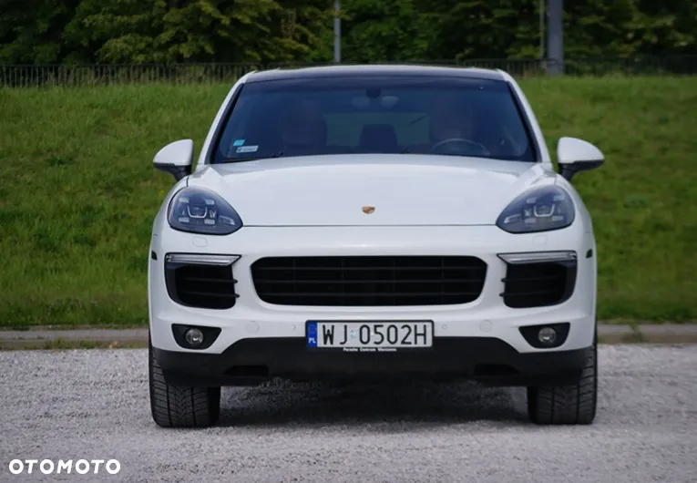 Porsche Cayenne - 2