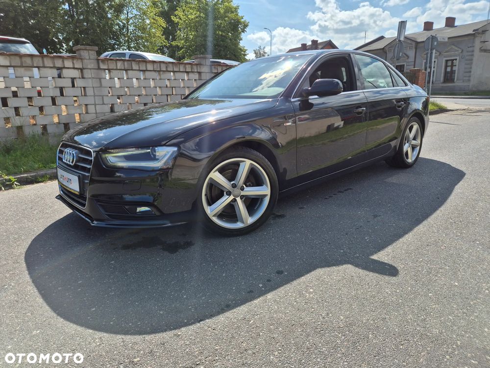 Audi A4 Limousine - 14
