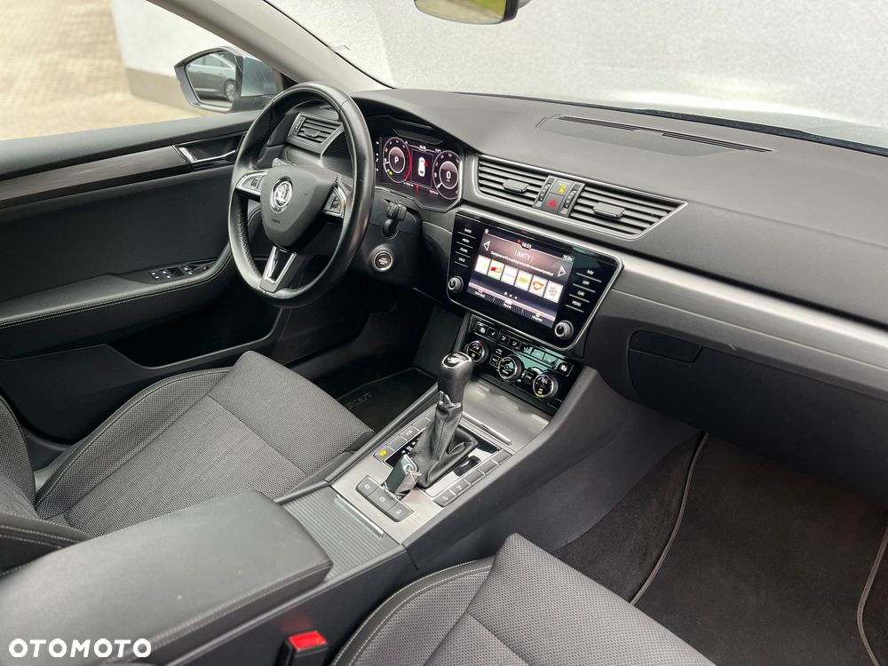 Skoda Superb 2.0 TDI Style DSG - 19