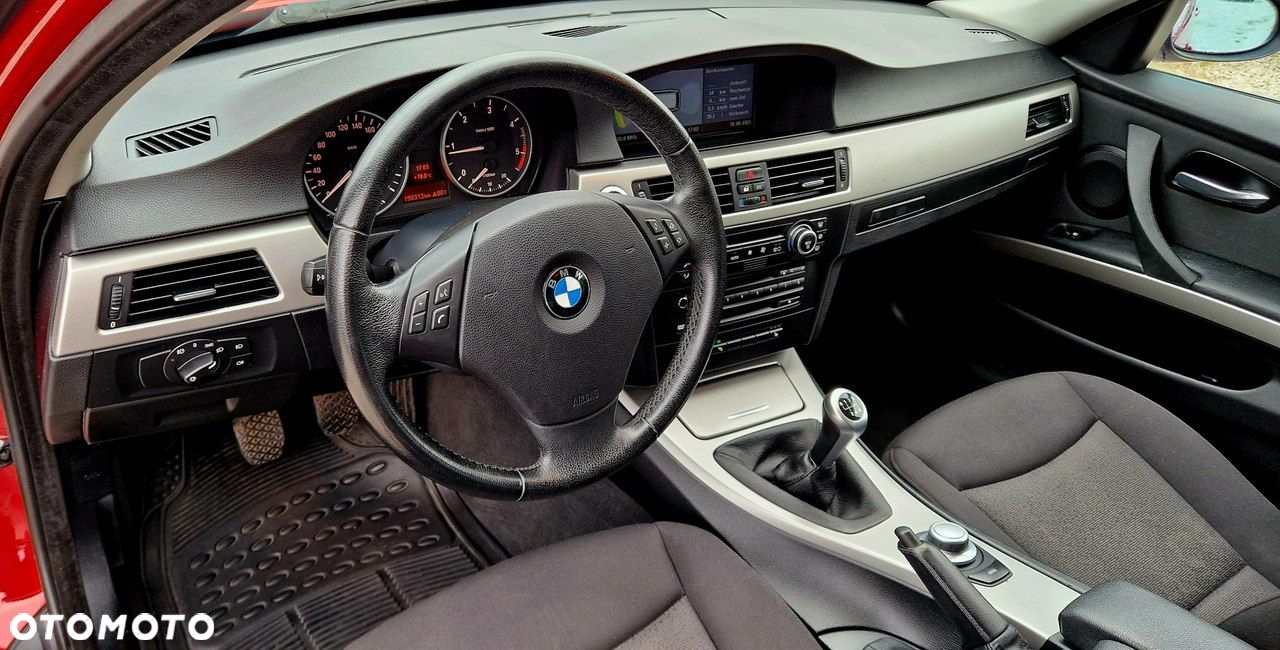 BMW Seria 3 320d - 24