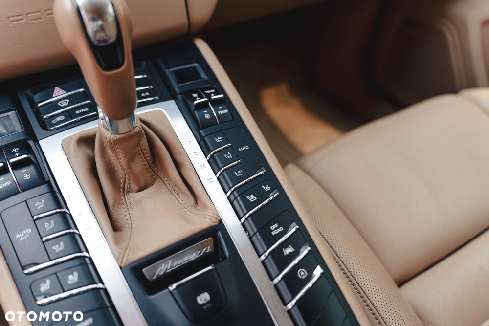 Porsche Macan Turbo - 13