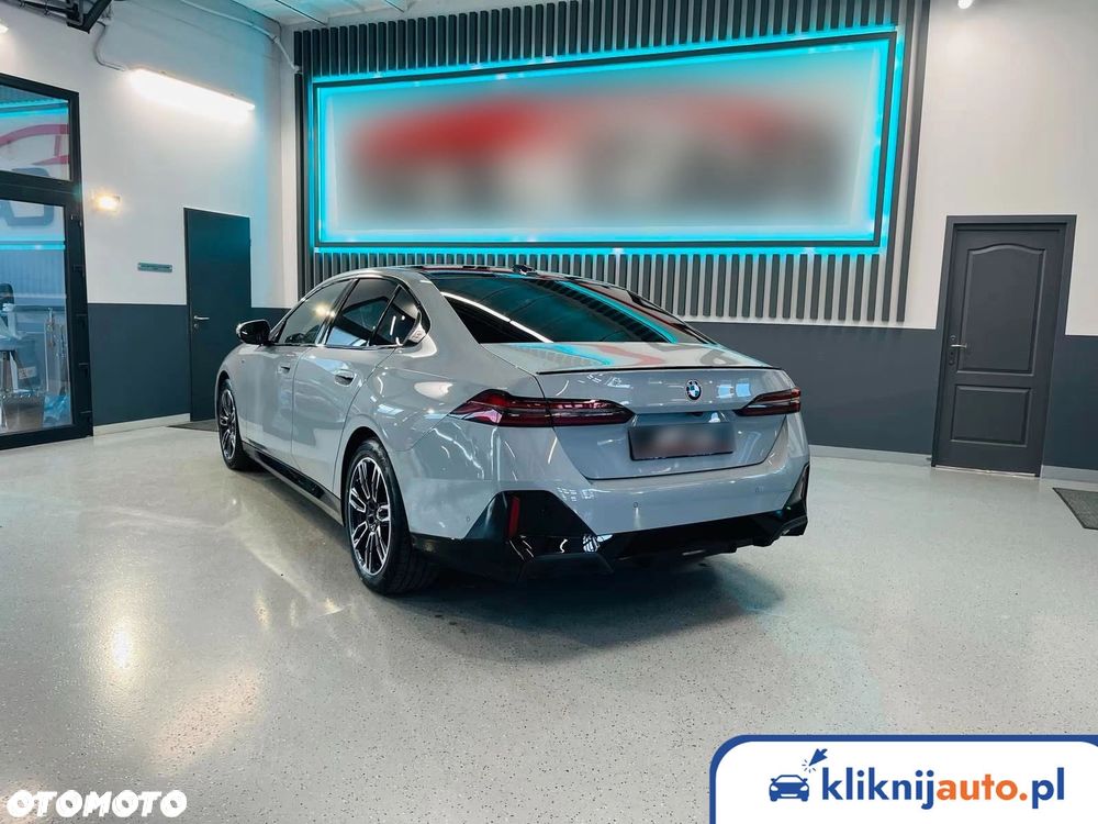 BMW Seria 5 520d xDrive mHEV M Sport - 4