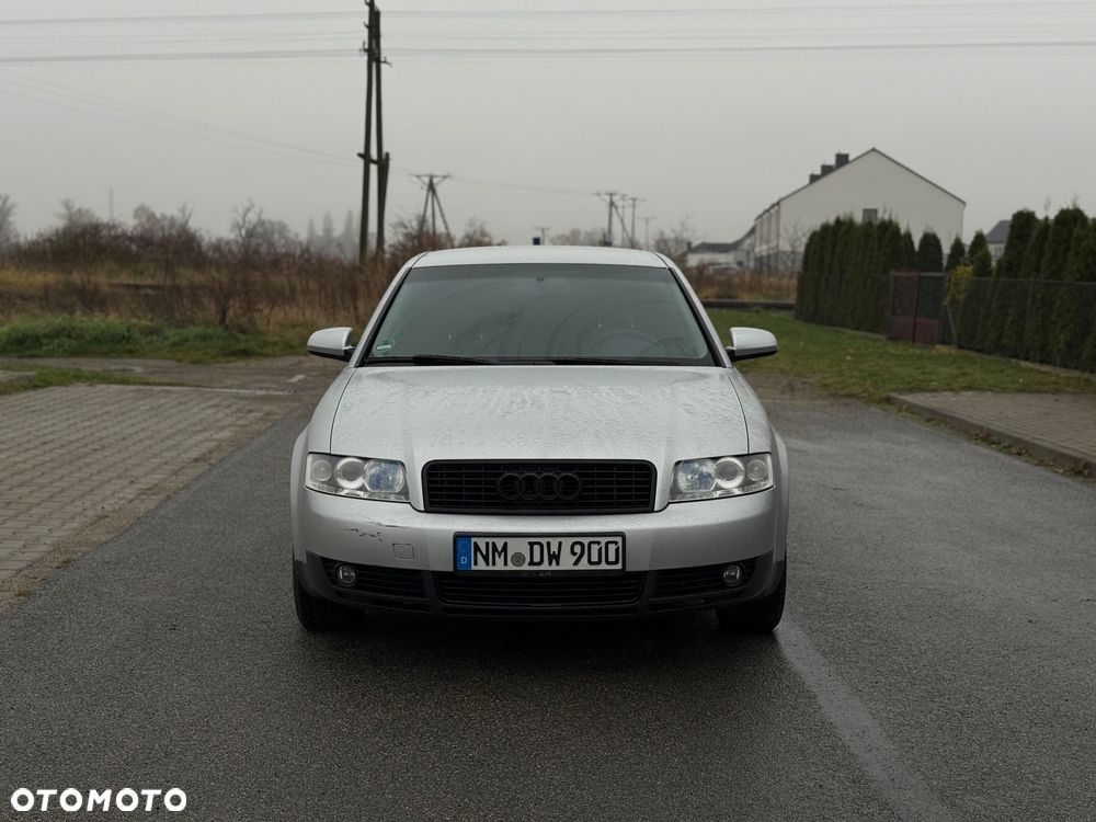 Audi A4 Limousine - 8