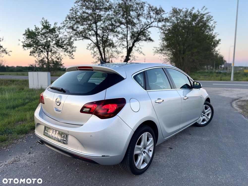 Opel Astra - 11