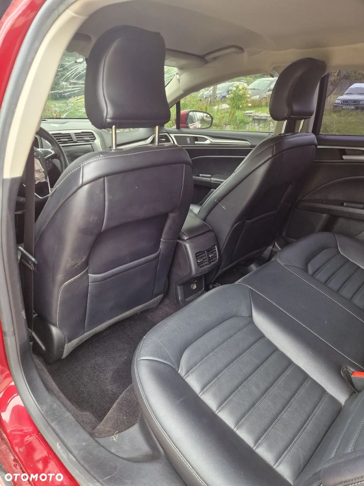 Ford Fusion 2.0 EcoBoost Titanium - 23
