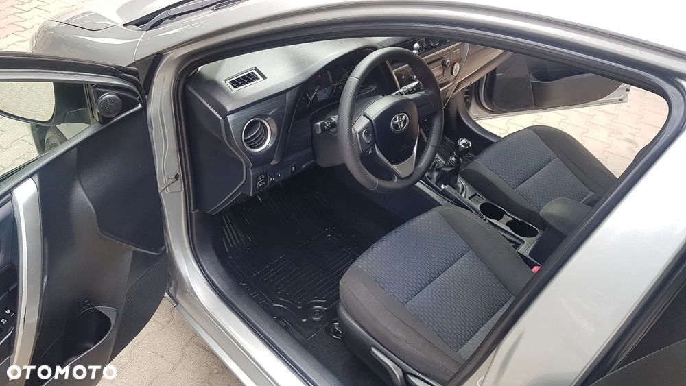 Toyota Auris - 22