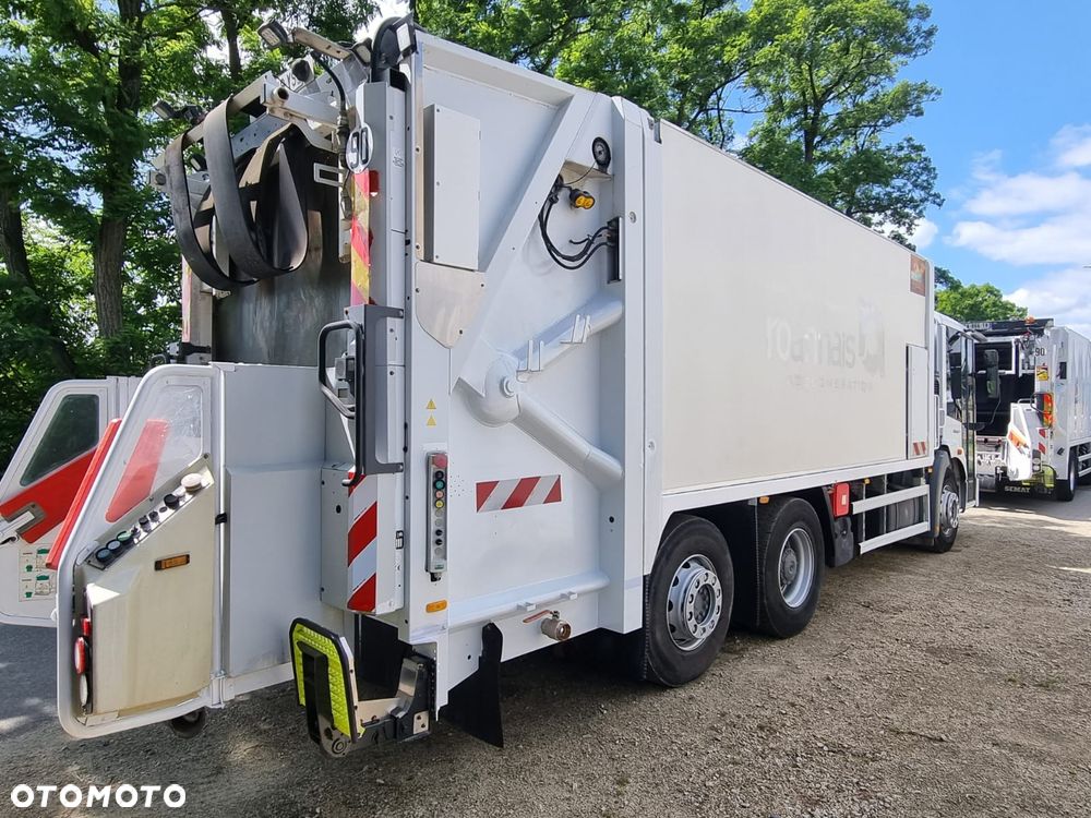 Mercedes-Benz Econic 2633 - 5