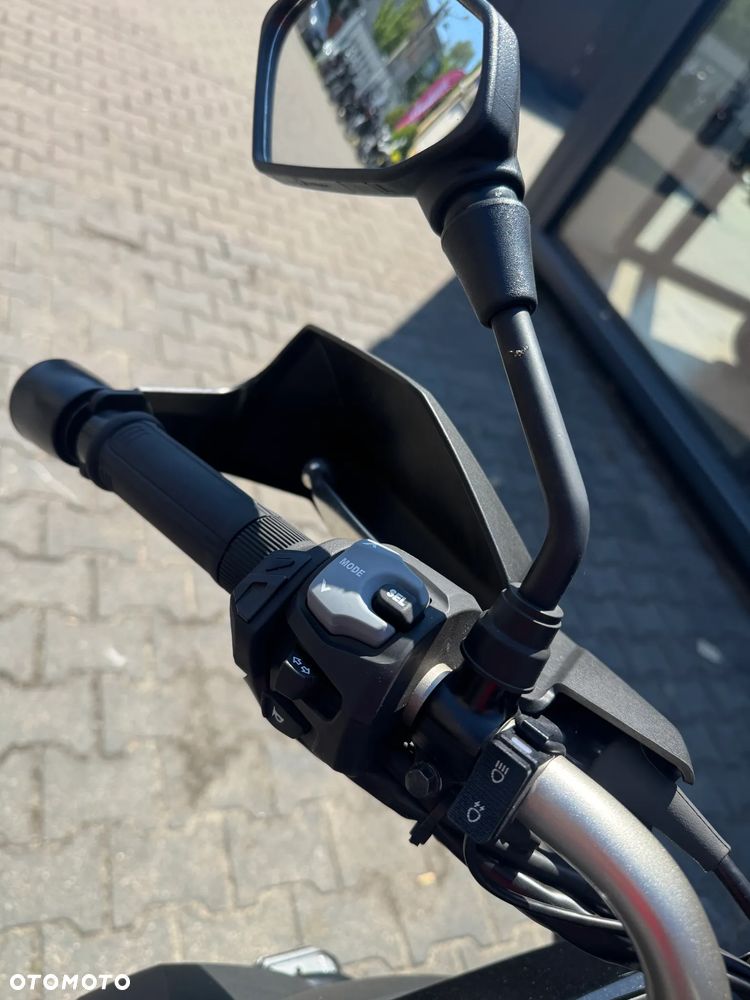 Suzuki DL - 8