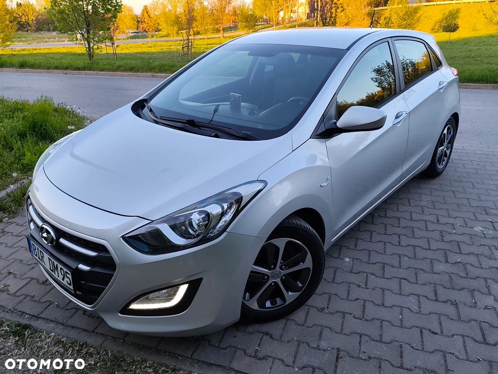 Hyundai i30 blue 1.4 Passion - 29